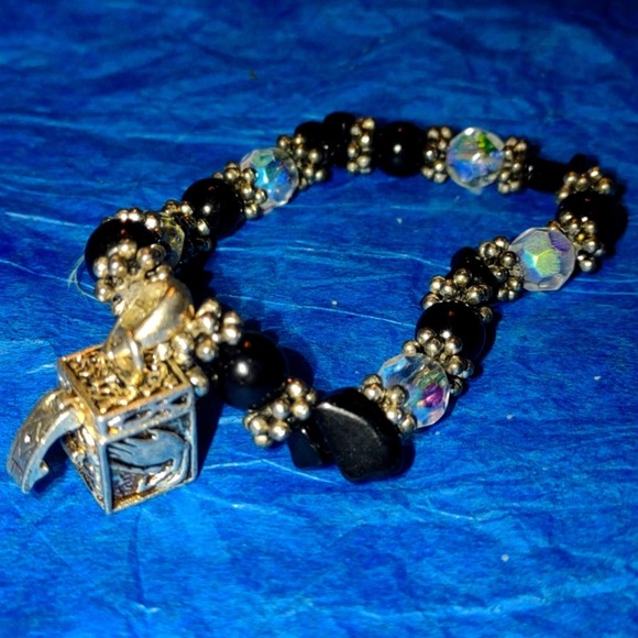 Beautiful Vtg. black~silver prayer box bracelet~write a small prayer put… - Picture 1 of 3